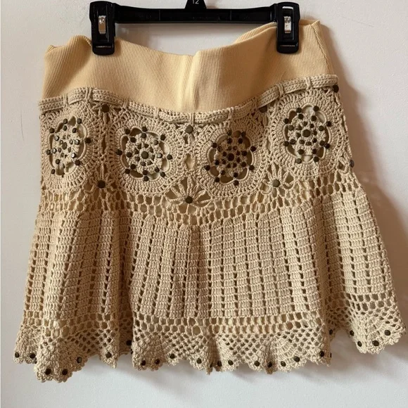 Soul Revival Crochet Size Large Pull On Tan Mini Skirt - Picture 4 of 7